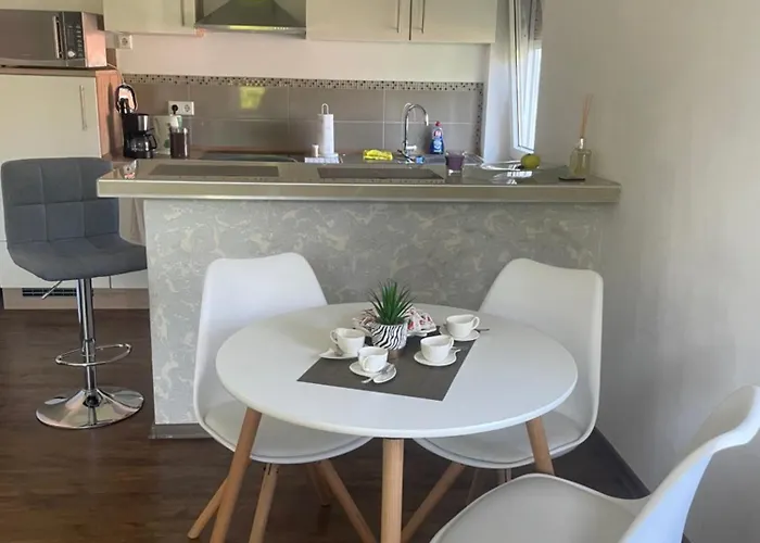 Mit Eine Schlafzimmer * ヴァーレンドルフ