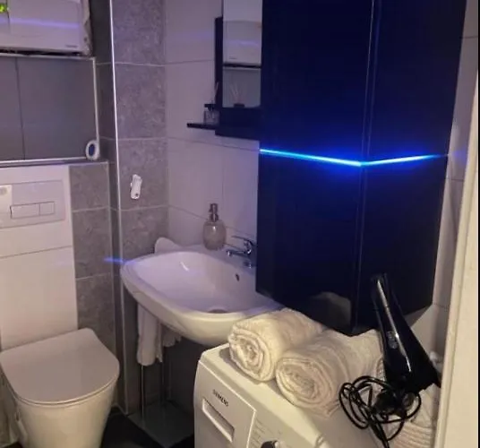 Mit Eine Schlafzimmer * ヴァーレンドルフ